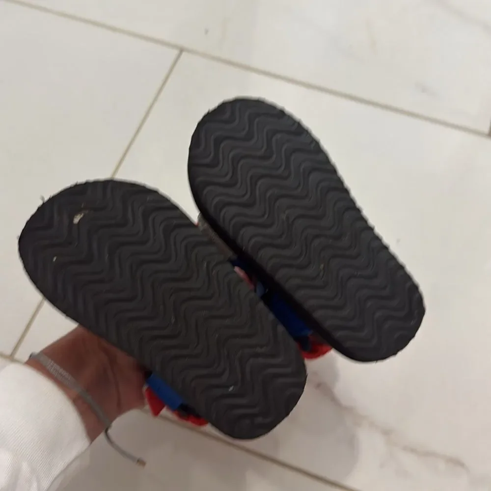 Toddlers Sporty Sandals - Like New - Velcro Straps - GAP Kids - Size 5-6